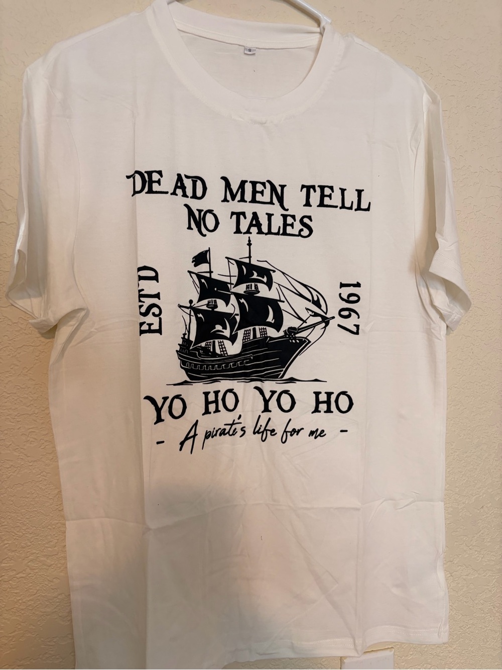 Dead Men Tell No Tales Pirate Ship Graphic T-Shirt Size S